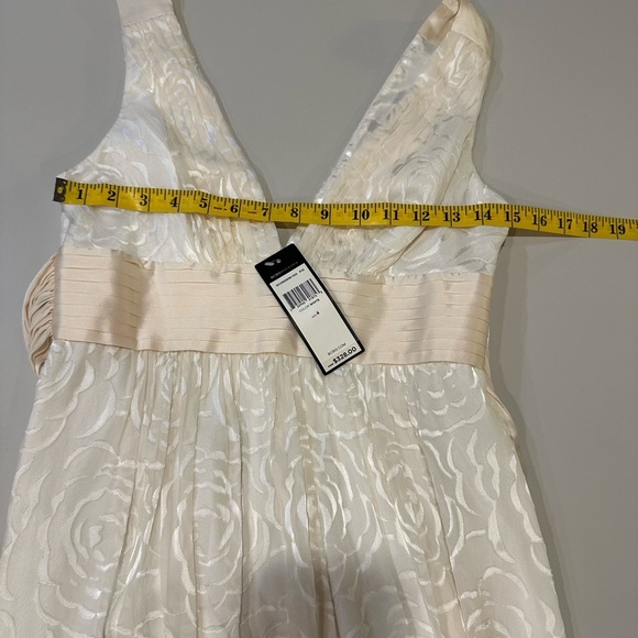 BCBG Elegant Cream Floral Gown Size 4 - Picture 5 of 5